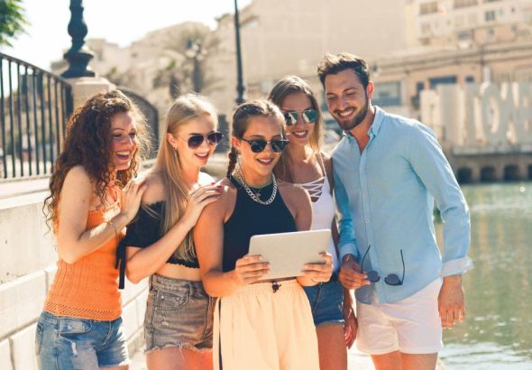 Voyage solo organisé : liberté ou fausse autonomie ?