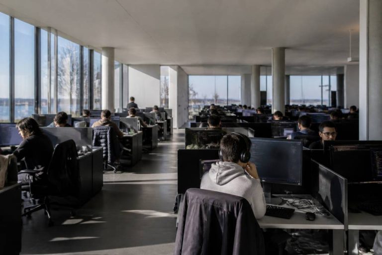 École 42 Lausanne : tout savoir sur la formation en informatique
